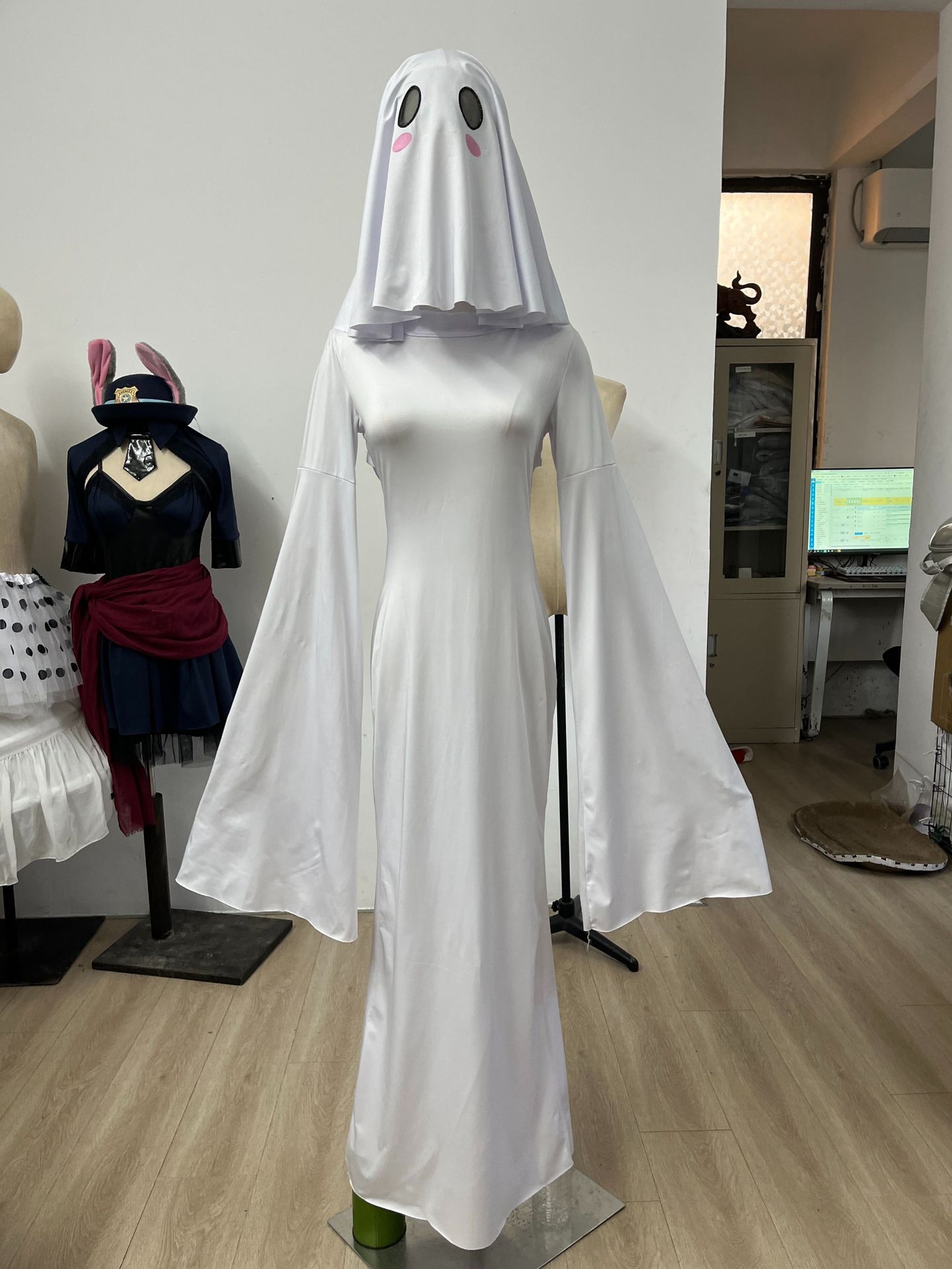 Original Cosplay Outfit Ghost  - Slim Fit Suit Set ulasan dan harga